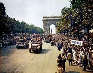 Vista general desfile. Capítulo:París 26 de agosto, 1944